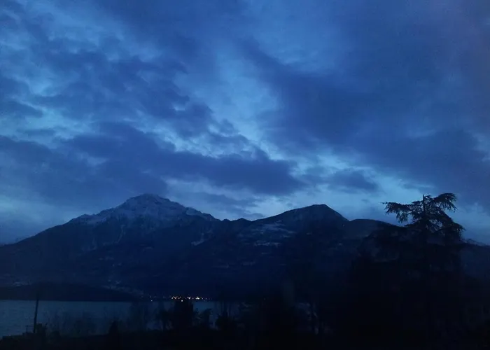 La Ca De La Fra Oda ve Kahvaltı Gravedona